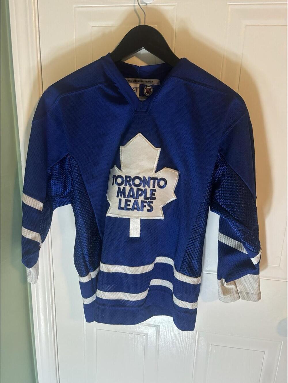 Toronto Maple Leafs Official Licensed CCM Jersey - Youth Large  - Made In Canada